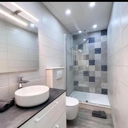 Moderne Et Calme En Plein Centre