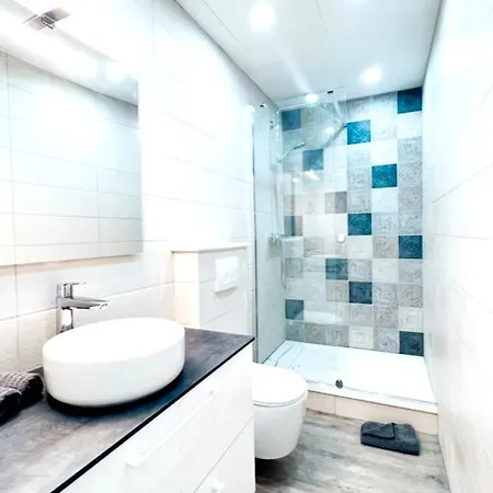 Moderne Et Calme En Plein Centre Cannes